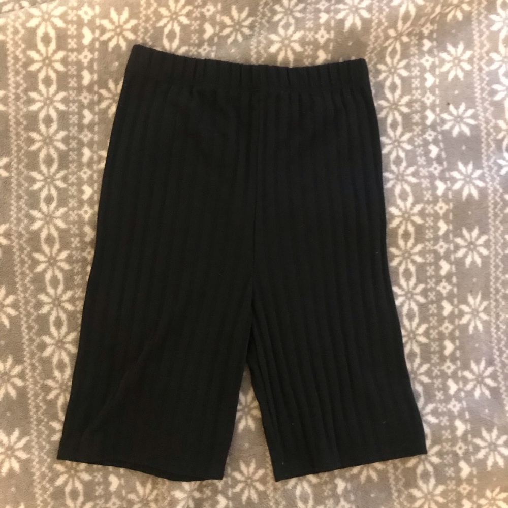 Black ribbed biker shorts